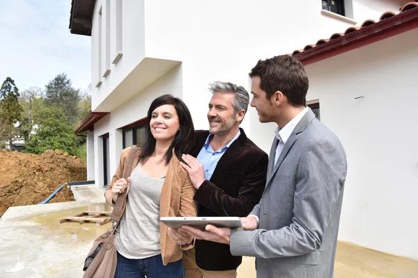 The Hidden Benefits of Having a Real Estate Agent on Your Side